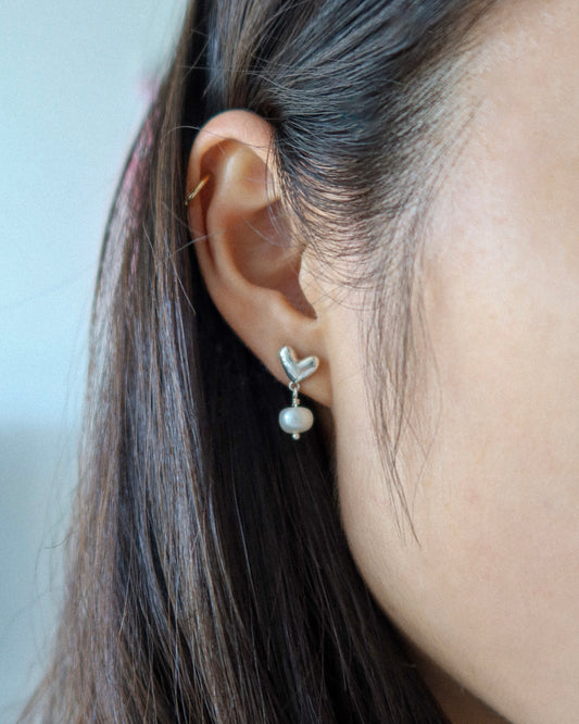 Pearly earrings